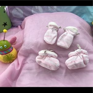 Gently used fleece lined NEWBORN mittens & booties